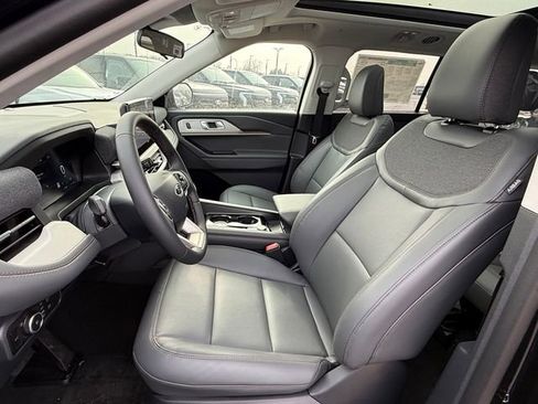 New 2026 Ford Explorer Active w/ Active Comfort Package image 12