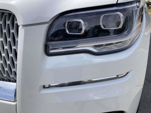 Certified 2024 Lincoln Navigator L Reserve AWD/4WD image 11