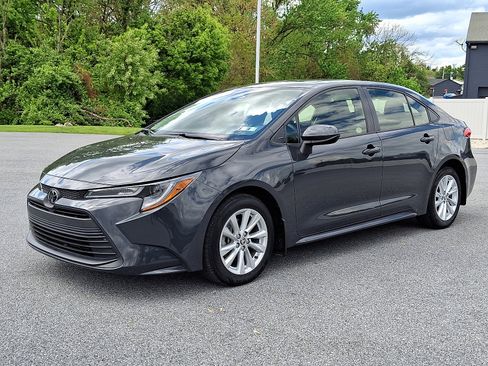 Certified 2023 Toyota Corolla LE w/ LE Premium Package FWD image 3
