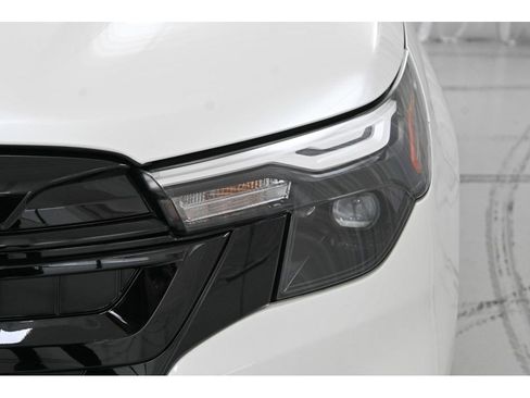 Used 2025 Subaru Forester Premium image 9