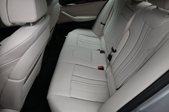 Used 2018 BMW 530e RWD image 17