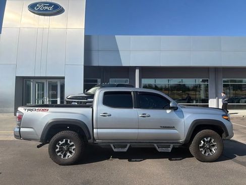 Used 2023 Toyota Tacoma TRD Off-Road AWD/4WD image 4