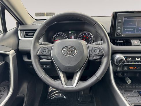 Used 2022 Toyota RAV4 XLE image 12