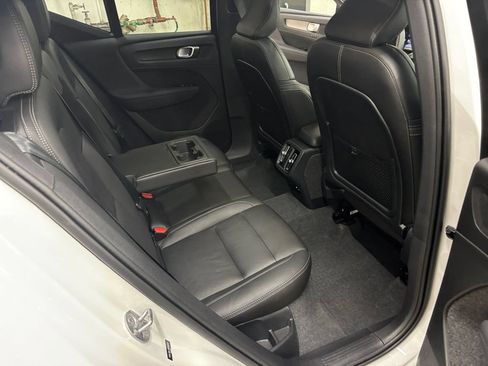 Certified 2024 Volvo XC40 B5 Plus w/ Climate Package AWD/4WD image 16