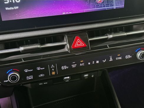 Used 2024 Kia Niro Wind image 24