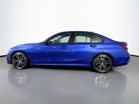 Used 2022 BMW 330i xDrive Sedan w/ M Sport Package AWD/4WD image 3