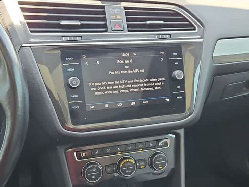 Used 2018 Volkswagen Tiguan SEL FWD image 22