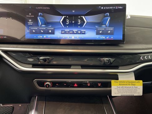 Used 2026 BMW X7 xDrive40i image 28