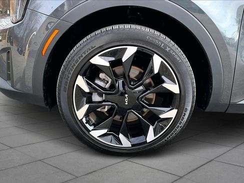 Used 2024 Kia Sorento SX image 9
