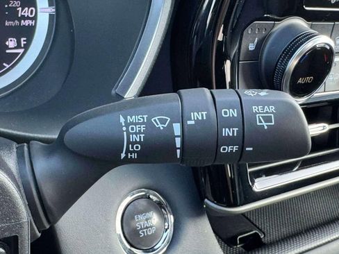 Used 2022 Toyota Highlander XLE image 24