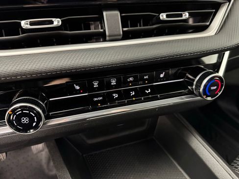 Used 2026 Chevrolet Equinox LT w/ Midnight Edition image 18