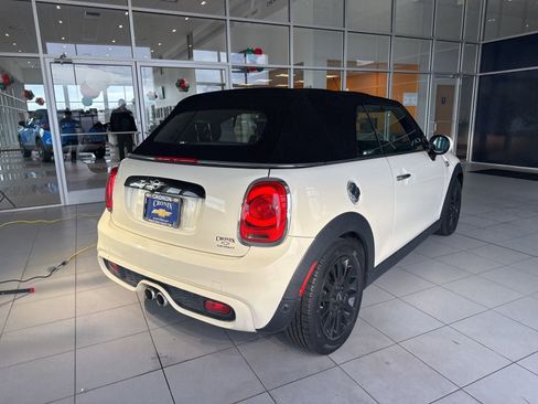 Used 2019 MINI Cooper S w/ Signature Upholstery Package image 4