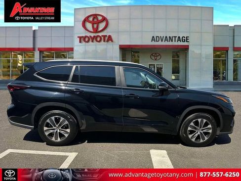Certified 2024 Toyota Highlander XLE FWD image 5