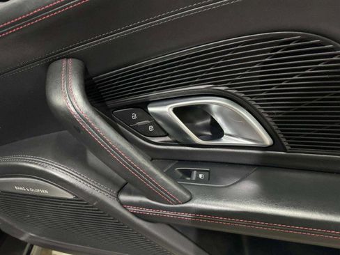 Used 2017 Audi R8 V10 w/ Carbon Exterior Package image 37