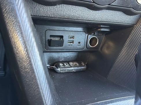 Used 2019 Toyota Yaris L image 19