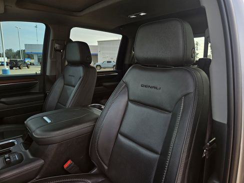 Used 2024 GMC Sierra 2500 Denali w/ Denali Reserve Package image 13