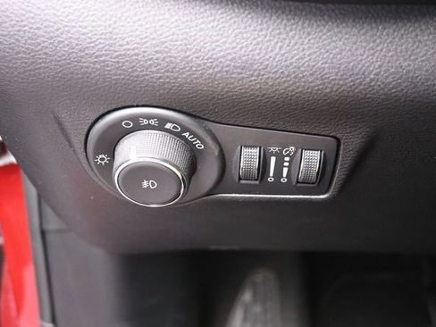 Used 2025 Jeep Compass Limited AWD/4WD image 16