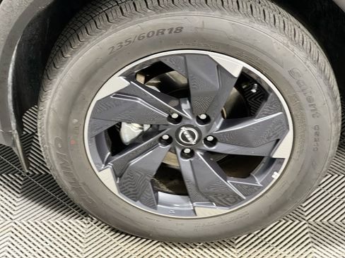 Used 2025 Nissan Rogue SV image 11