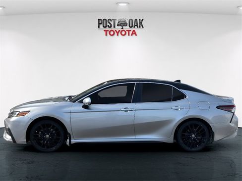 Used 2023 Toyota Camry XSE image 4