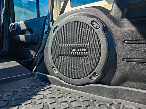Used 2021 Jeep Wrangler Unlimited Sahara AWD/4WD image 36