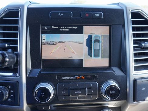 Used 2015 Ford F150 Platinum w/ Equipment Group 701A Luxury image 9