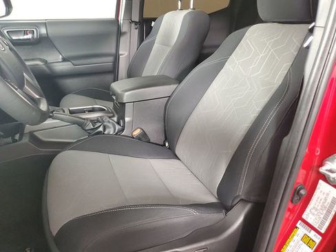 Used 2023 Toyota Tacoma TRD Off-Road image 12