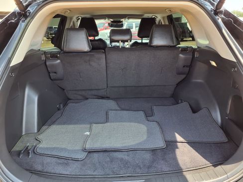 Used 2025 Toyota RAV4 XLE w/ Convenience Package FWD image 23