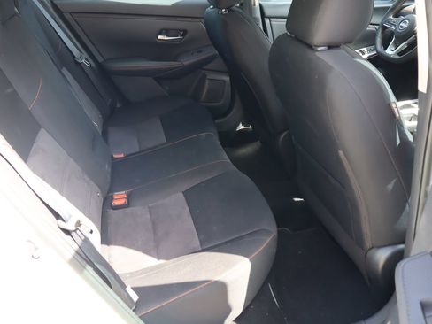 Used 2025 Nissan Sentra SR FWD image 17