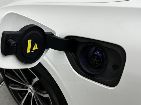 Used 2023 Volvo S60 T8 Plus image 37