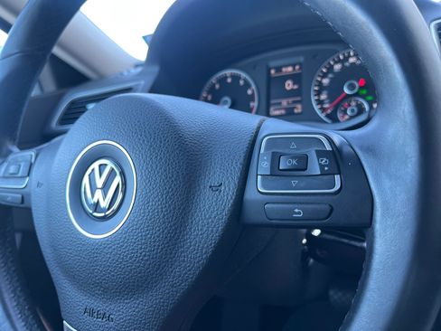 Used 2013 Volkswagen Passat 2.5 SE FWD image 23
