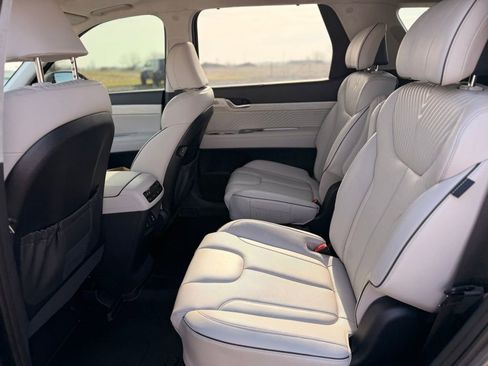 Used 2023 Hyundai Palisade Calligraphy image 11