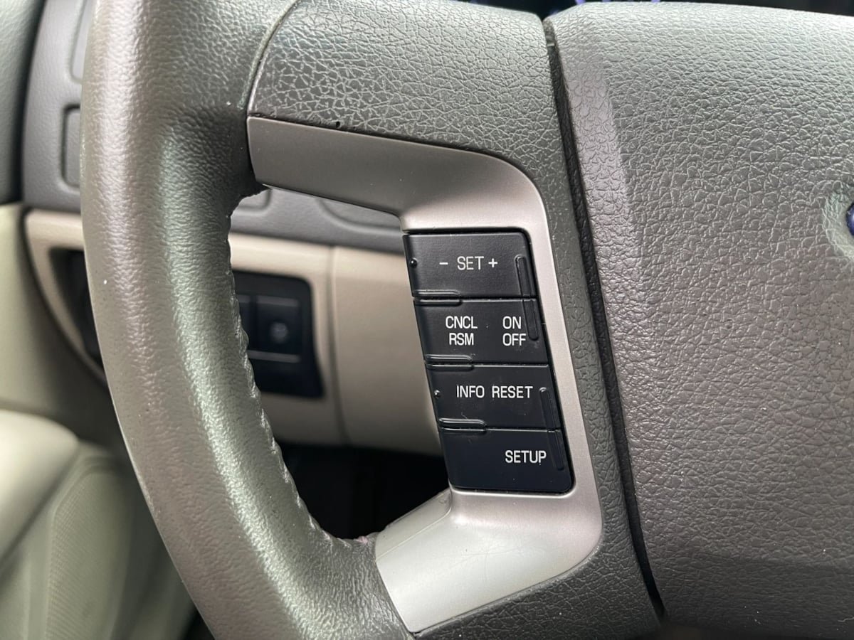 Used 2012 Ford Fusion SEL FWD image 27