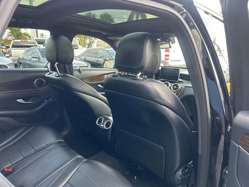 Used 2019 Mercedes-Benz GLC 300 image 36