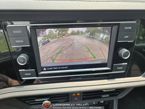 Used 2024 Volkswagen Jetta SE FWD image 32