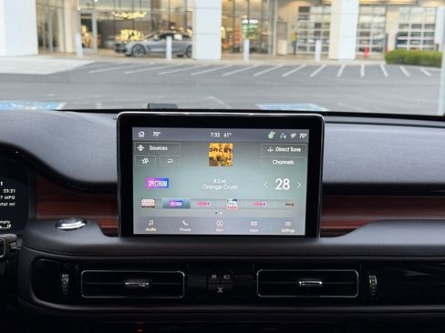 Used 2023 Lincoln Aviator Reserve w/ Equipment Group 201A image 12