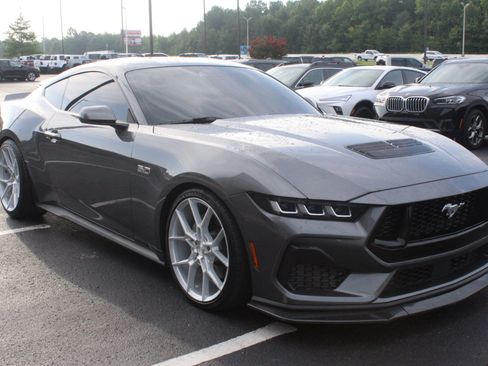 Used 2024 Ford Mustang GT RWD image 4