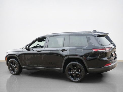 Used 2021 Jeep Grand Cherokee L Laredo image 5