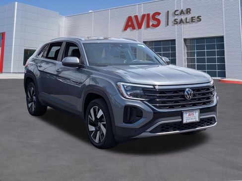 Used 2025 Volkswagen Atlas Cross Sport SE AWD/4WD image 3