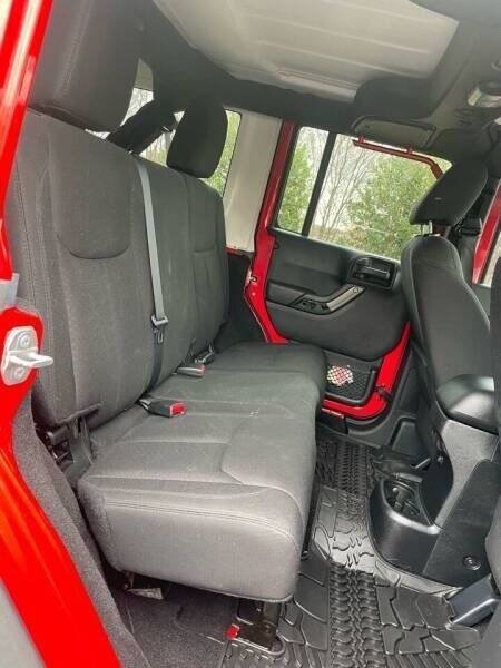 Used 2015 Jeep Wrangler Unlimited Sport w/ Quick Order Package 24S AWD/4WD image 13
