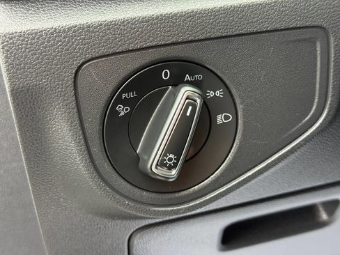 Used 2021 Volkswagen Atlas SE image 17