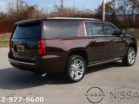 Used 2020 Chevrolet Suburban Premier w/ Premier Plus Edition image 6