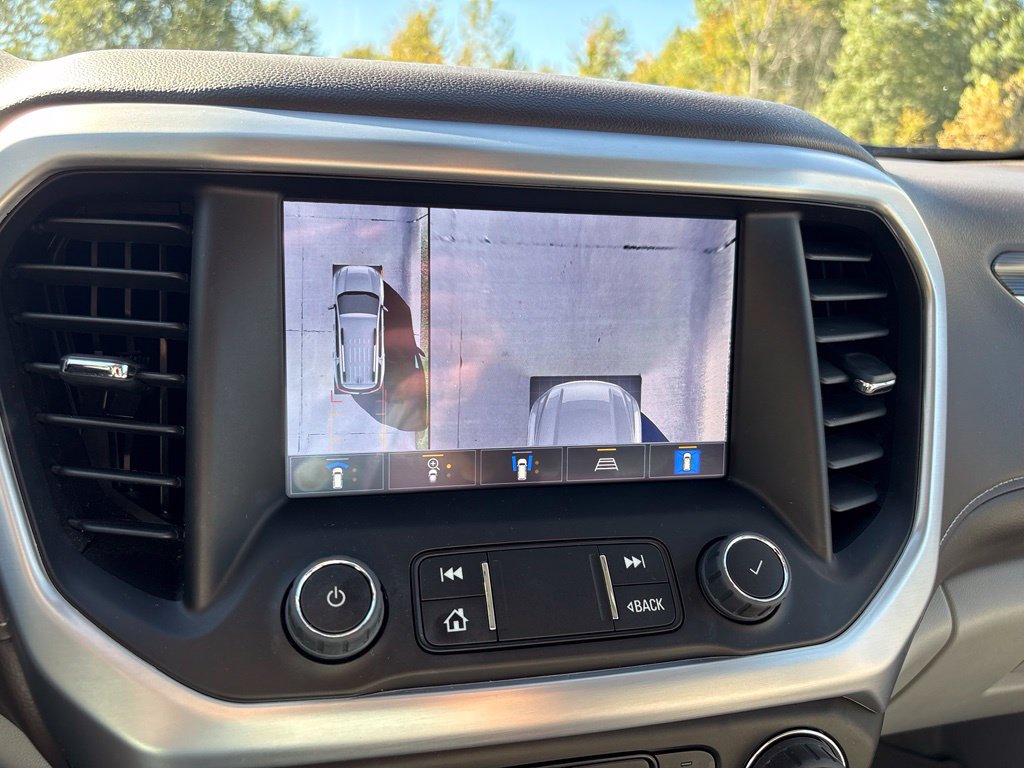 Used 2023 GMC Acadia SLT w/ Technology Package AWD/4WD image 32