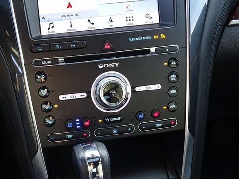 Used 2018 Ford Explorer Platinum image 26