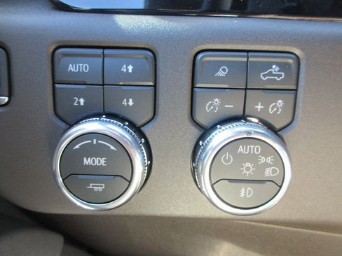 New 2026 GMC Sierra 1500 SLT w/ SLT Premium Package image 17