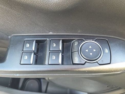 Used 2022 Ford Escape SE FWD image 18