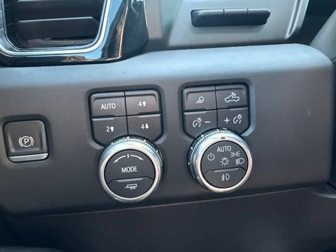 Used 2022 GMC Sierra 1500 Denali w/ Technology Package AWD/4WD image 22