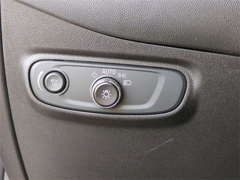 Used 2023 Chevrolet Equinox LT w/ Driver Convenience Package image 21