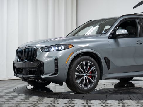 New 2026 BMW X5 xDrive40i w/ M Sport Package AWD/4WD image 25