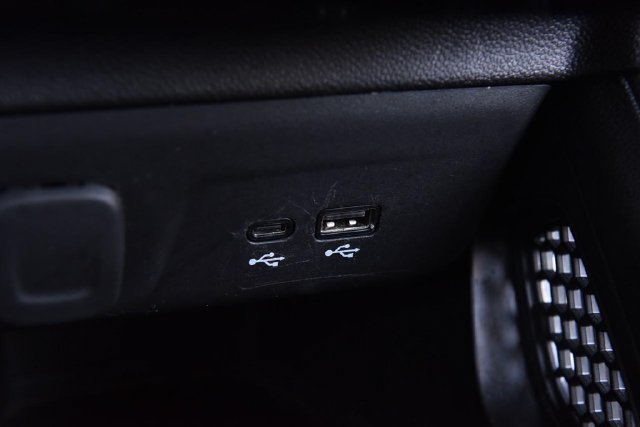 Used 2025 Chevrolet TrailBlazer LT AWD/4WD image 14