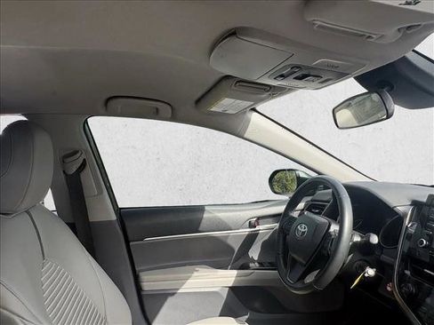 Used 2024 Toyota Camry SE image 21
